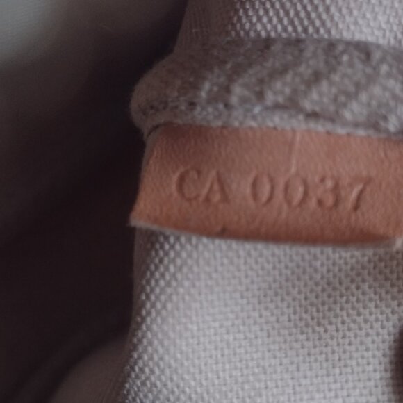 💯% Authentic Louis Vuitton Pochette Accessories in DA - Picture 4 of 11